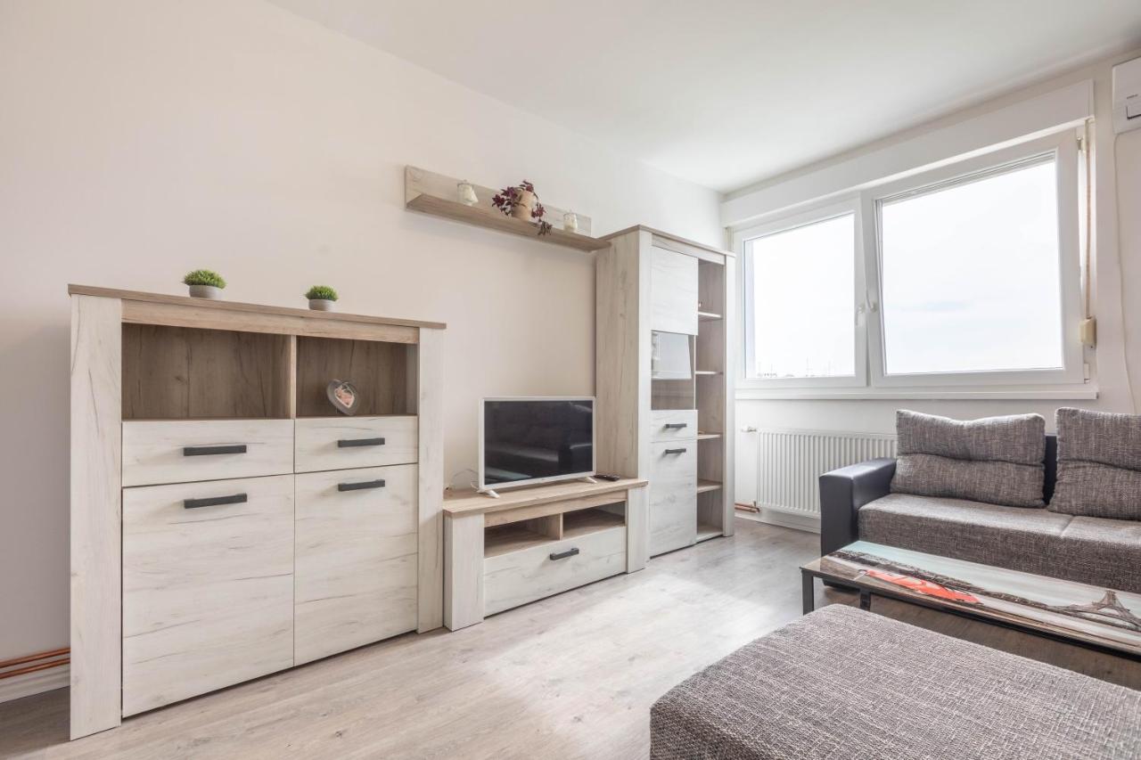 Cosy Apartment Hugo Осиек Екстериор снимка
