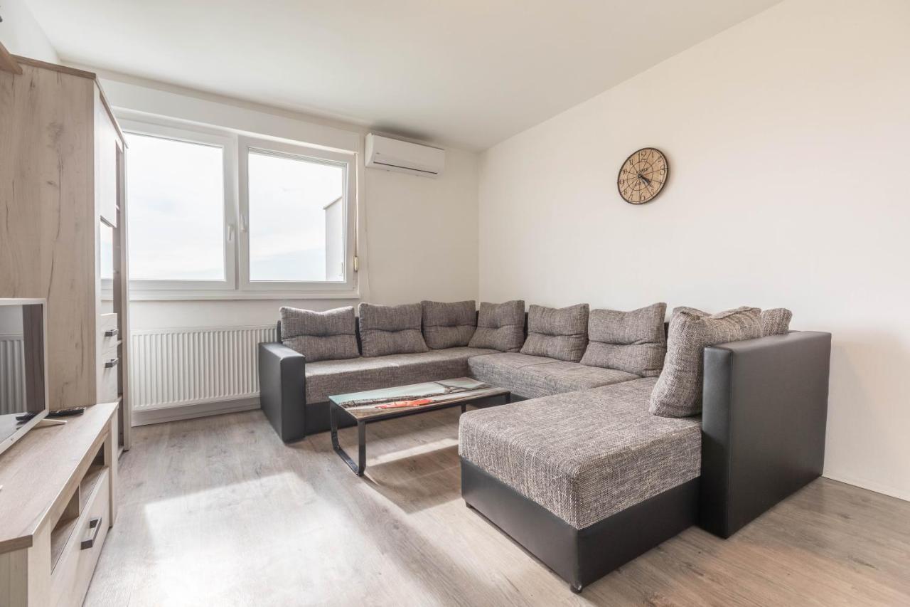 Cosy Apartment Hugo Осиек Екстериор снимка