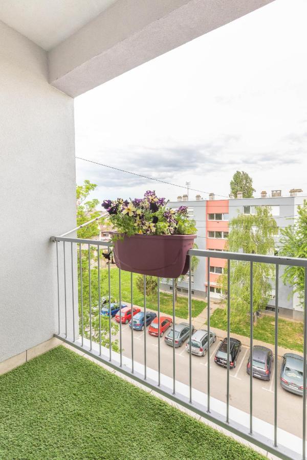 Cosy Apartment Hugo Осиек Екстериор снимка